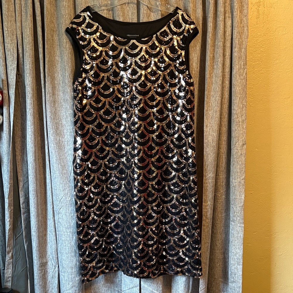 Connected Apparel Black and Gold Sequin Mini Dress